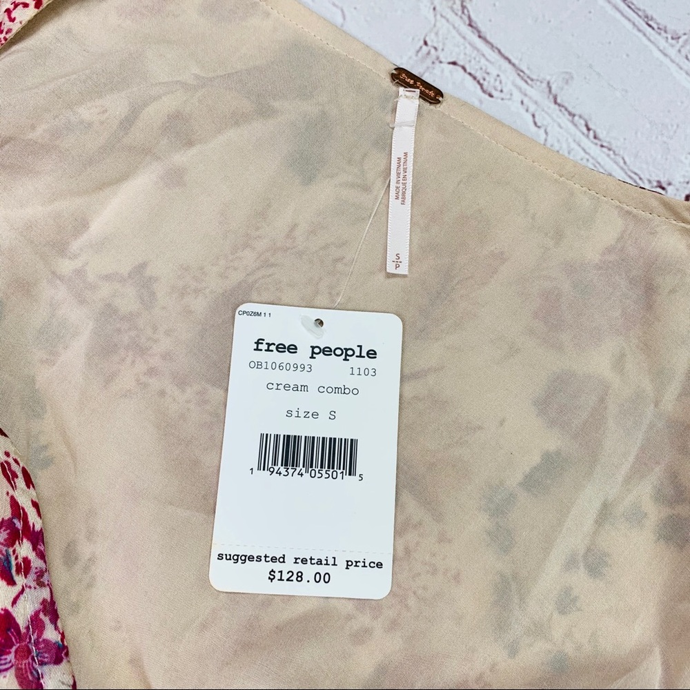 🚫KEEPING IT🚫🌺NWT🤩 |•FREE PEOPLE•| Size Small Flirty, Floral Dress🌺 - Picture 12 of 13